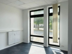 Schaufenster Marktplatzseite - Büro- / Geschäftsräume im Stadtteilzentrum Deutschhof